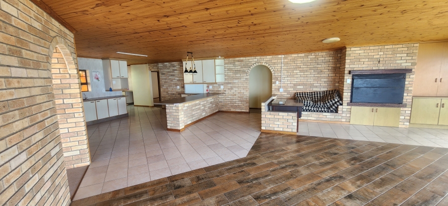 5 Bedroom Property for Sale in Dana Bay Western Cape